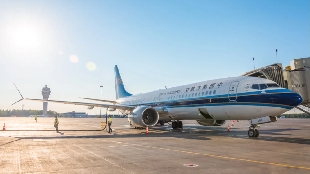 Государственный комитет по развитию и реформам Китая обсуждает с национальными авиаперевозчиками закупку Boeing 737 Max / Фото: aapsky / Shutterstock.com