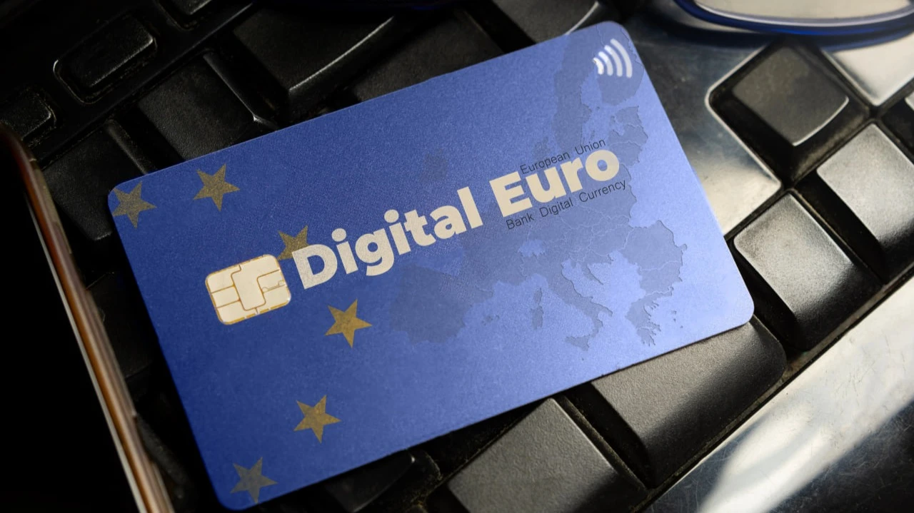 Евросоюз активизировал разработку цифрового евро / Фото: Cristian Storto / Shutterstock.com