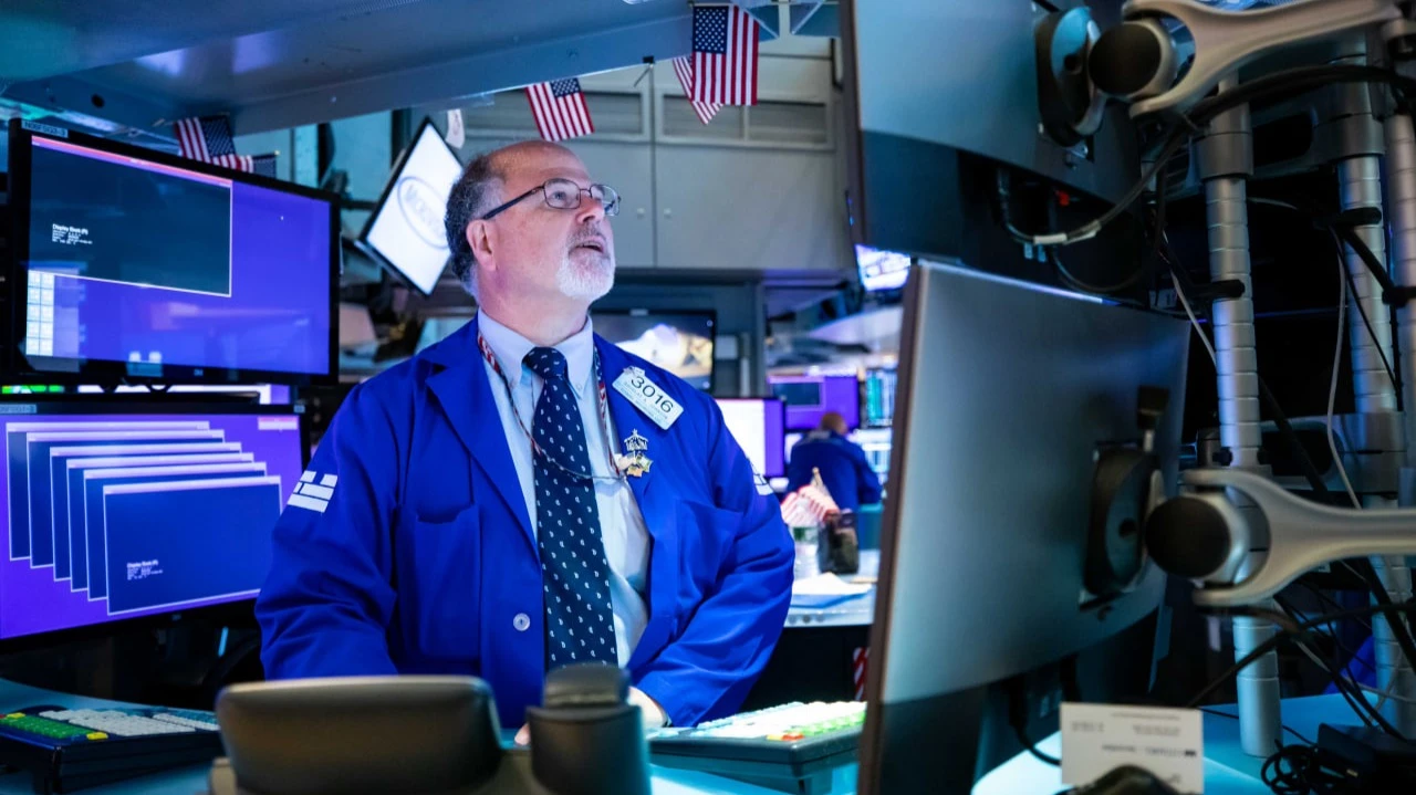 Трейдеры оценивают вероятность снижения ставки в следующем месяце почти в 70%  / Фото: X / NYSE