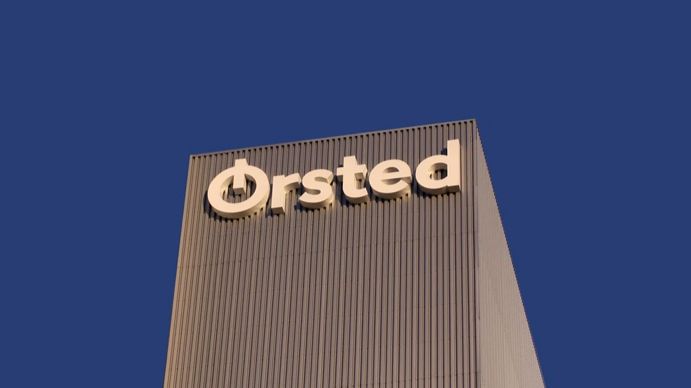 Just a disaster: Orsted shares plummet to lows after project halt in US