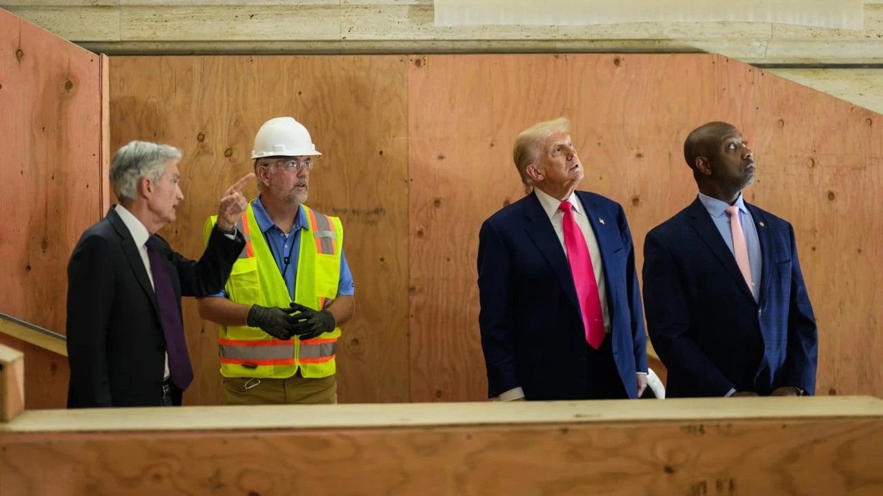 Инвесторы сдержанно отреагировали на решение Трампа уволить одну из управляющих ФРС /  Фото: White House