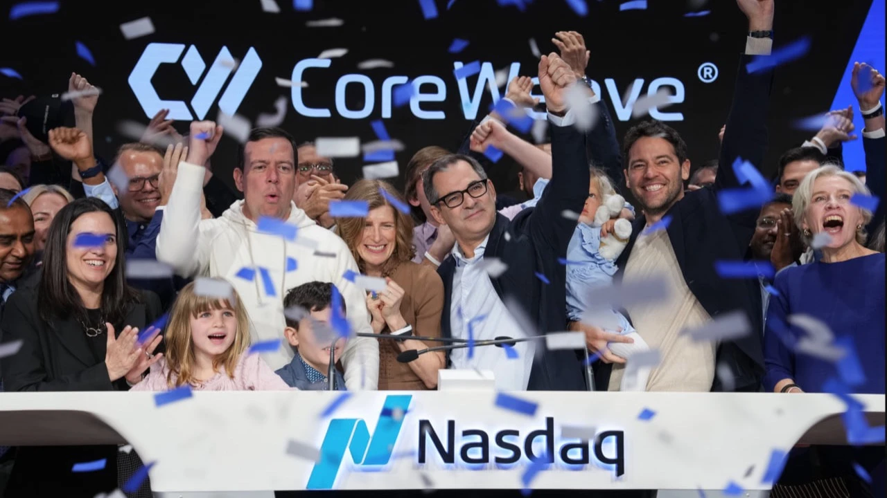 CoreWeave вышла на IPO в марте этого года. Сейчас ее акции торгуются в 2,5 раза дороже. Фото: CoreWeave / X