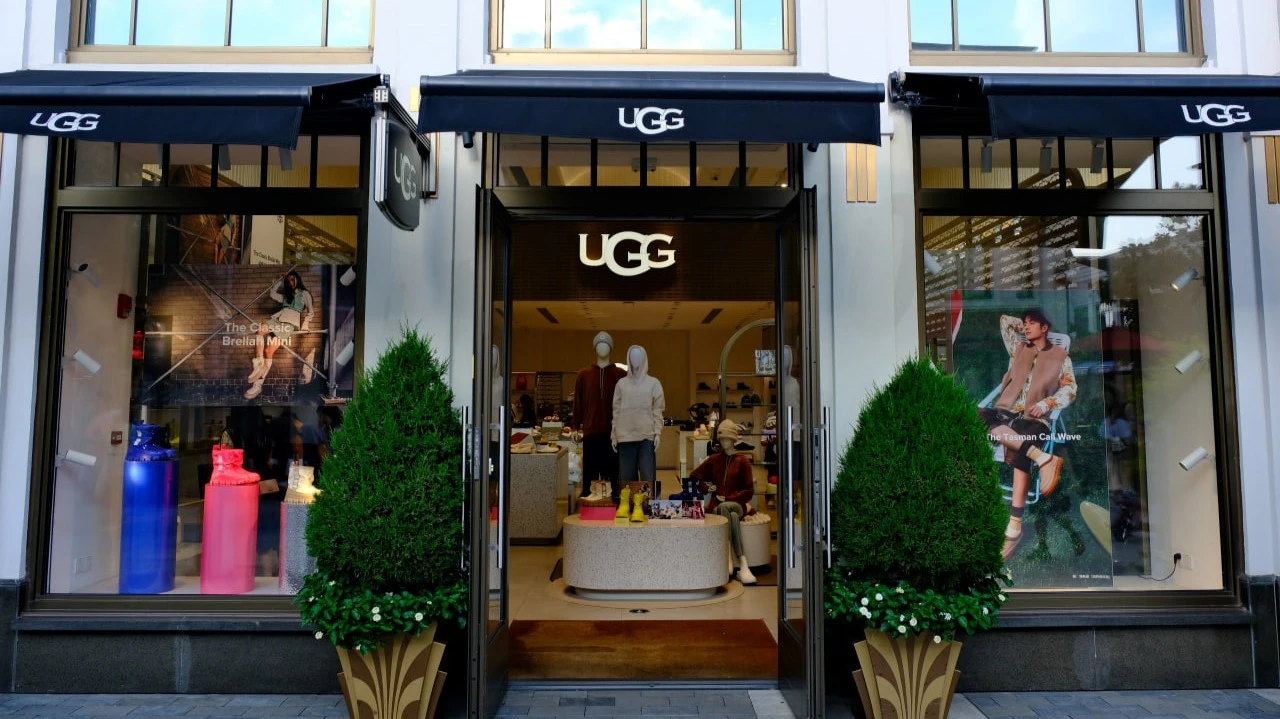 Акции владельца бренда UGG могут прибавить 32%, считают в UBS / Фото: Robert Way / Shutterstock.com