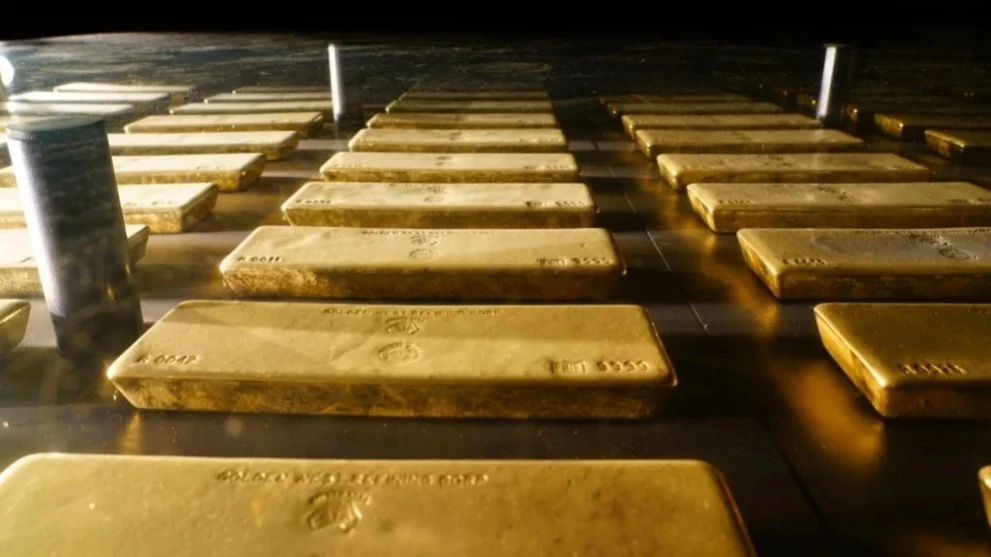 Goldman Sachs прогнозирует золото по $5000, если ФРС США утратит независимость, а инвесторы переведут в драгметалл хотя бы 1% средств из трежерис / Фото: EQRoy/Shutterstock.com