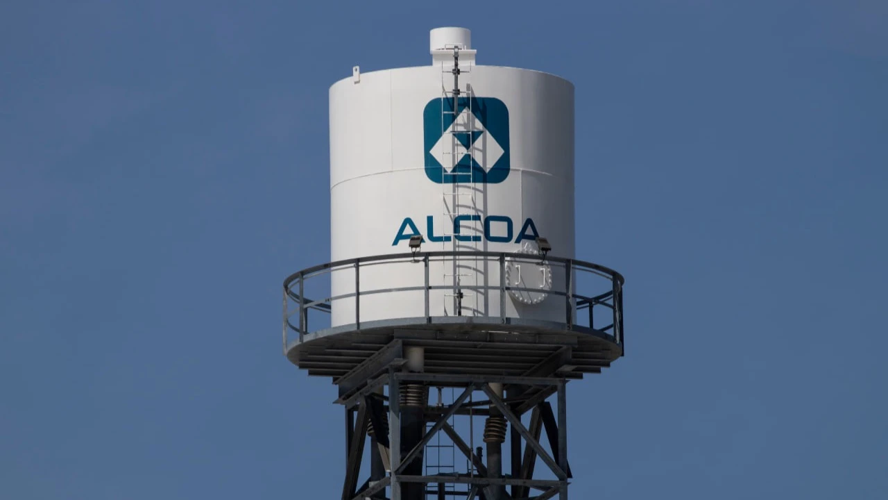 С начала года Alcoa неоднократно сообщала инвесторам плохие новости. Но в 2026-м компания может выиграть от роста оборонного заказа в ЕС и США. Фото: Jonathan Weiss / Shutterstock.com