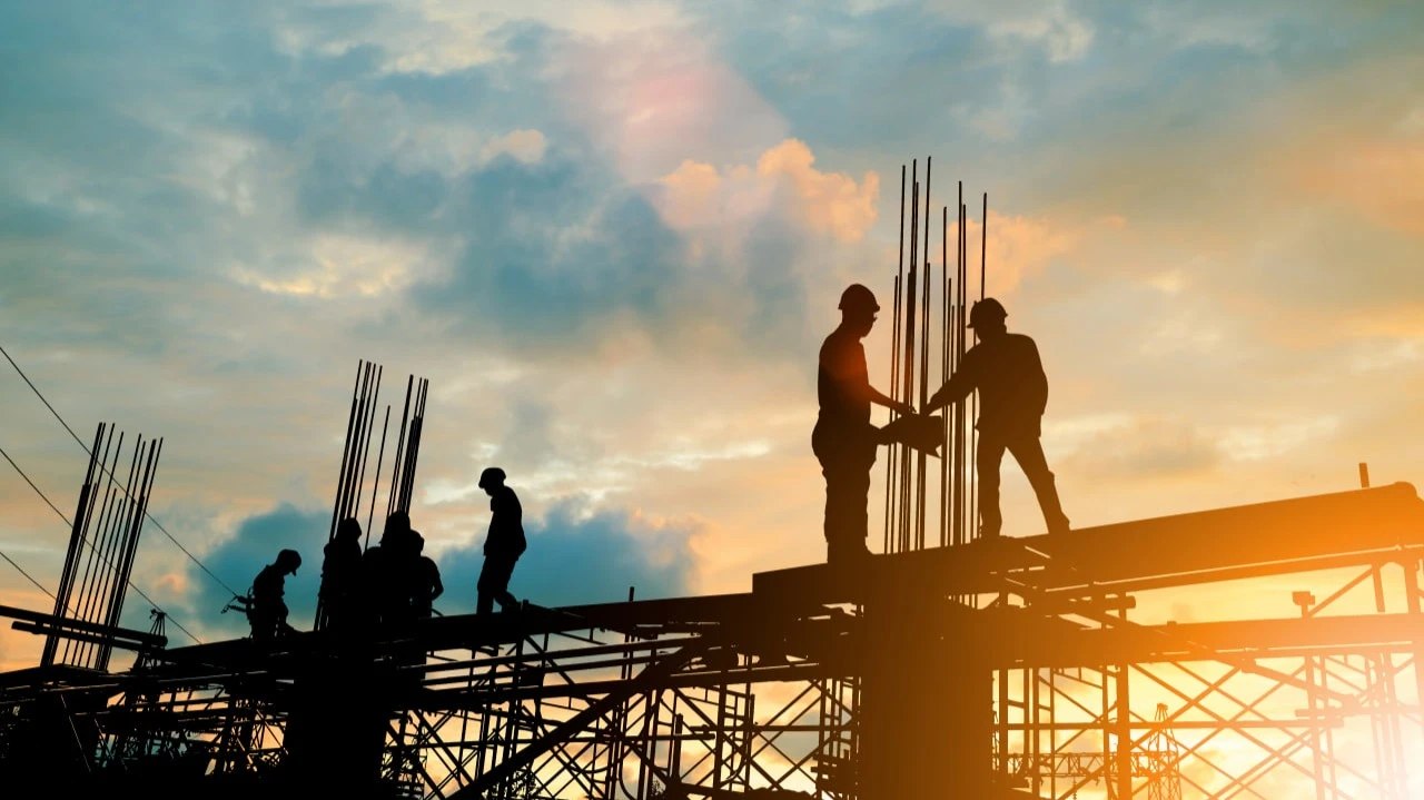 Если данные о занятости окажутся намного слабее прогнозов, это может спровоцировать коррекцию на фондовом рынке / Фото: yuttana Contributor Studio