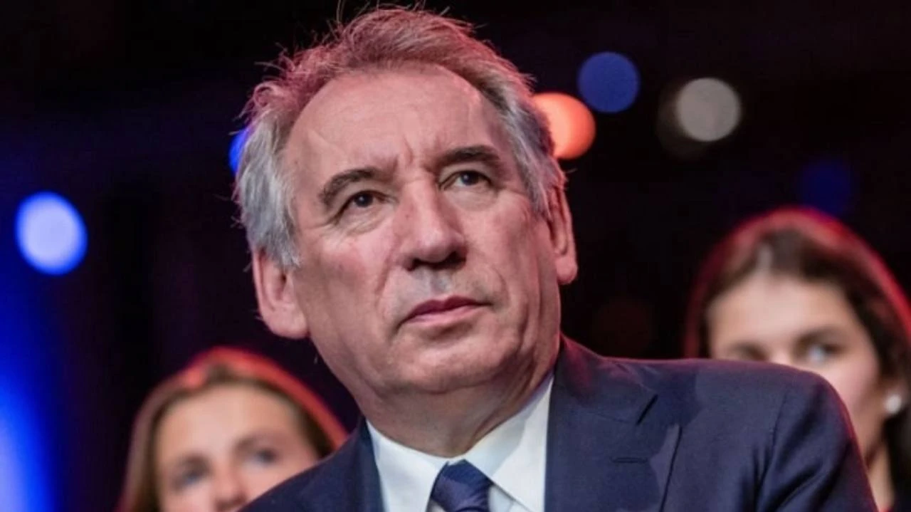 Бюджетный дефицит Франции сейчас самый большой в еврозоне. Долг растет на €5000 в секунду. Фото: @francoisbayrou / Instagram