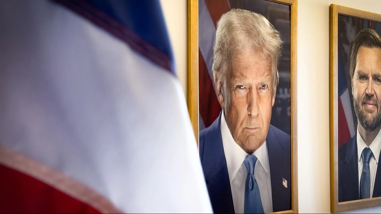 История с Лизой Кук вписывается в более широкий контекст давления Дональда Трампа на экономические институты. Фото: X/The White House