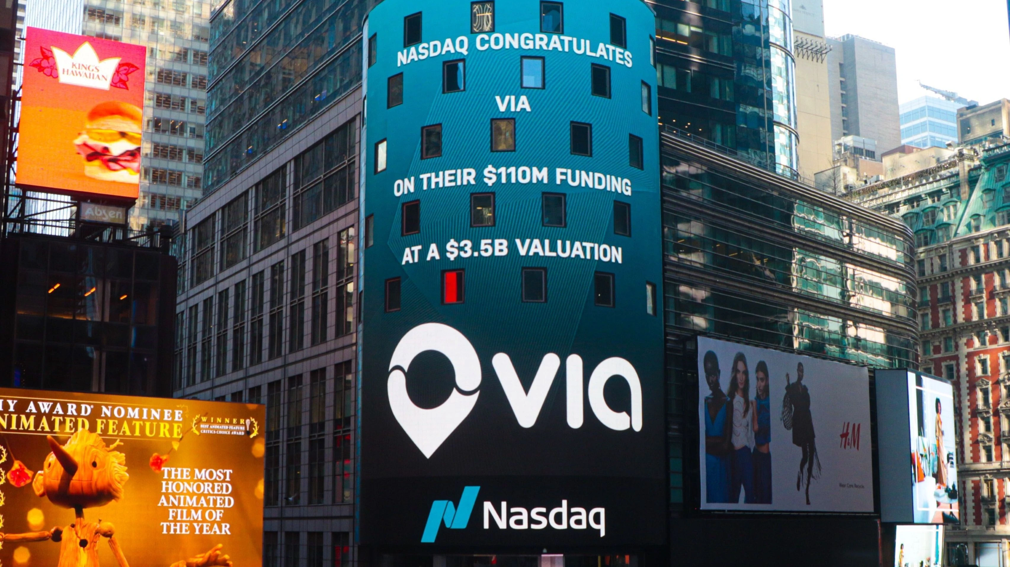 Сервис организации пассажирских поездок Via Transportation, ориентированный на госсектор, дебютирует на Nasdaq 12 сентября / Фото: X/ridewithvia