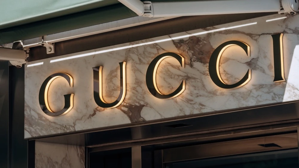 С начала 2025 года рыночная стоимость владельца Gucci просела на 2% /
Фото: Andrei Antipov/Shutterstock.com
