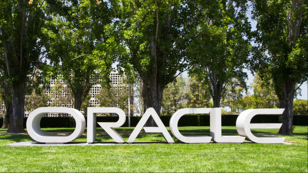 Капитализация Oracle выросла почти до $1 трлн, компания вошла в десяток крупнейших в США / Фото: Ken Wolter / Shutterstock.com