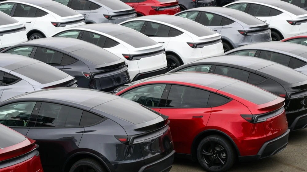 Акции Tesla подорожали на 85% после апрельского обвала из-за пошлин Трампа / Ian Dewar Photography / Shutterstock.com