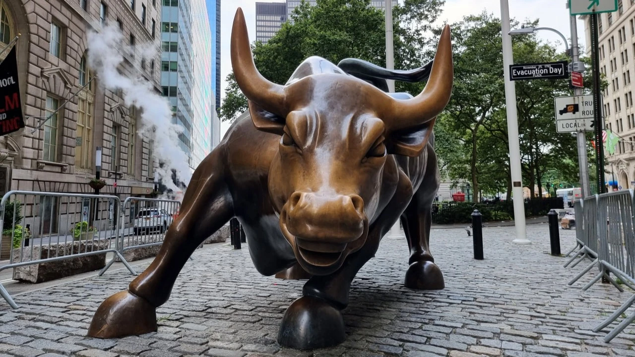 Nasdaq и Dow Jones обновили рекорды на фоне сделки Nvidia и Intel / Marut Sayannikroth / Shutterstock.com