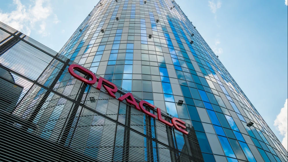 Спустя неделю после сообщения о крупном контракте с OpenAI, Oracle, вероятно, заключила новое соглашение с Meta / Фото: Cristi Croitoru / Shutterstock.com