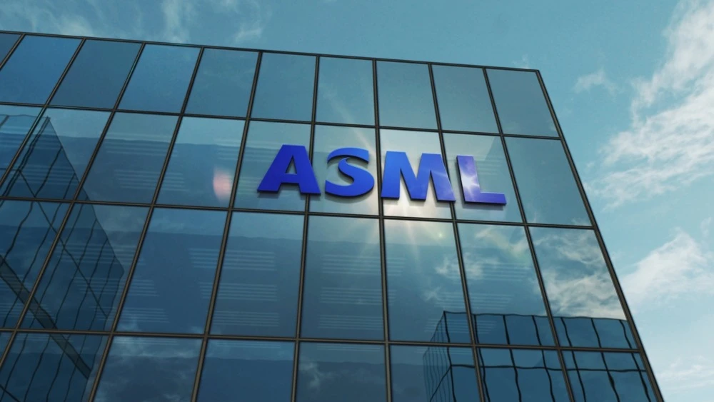 Аналитики ждут, что у ASML будет сильный 2027 финансовый год / Фото: Skorzewiak / Shutterstock.com