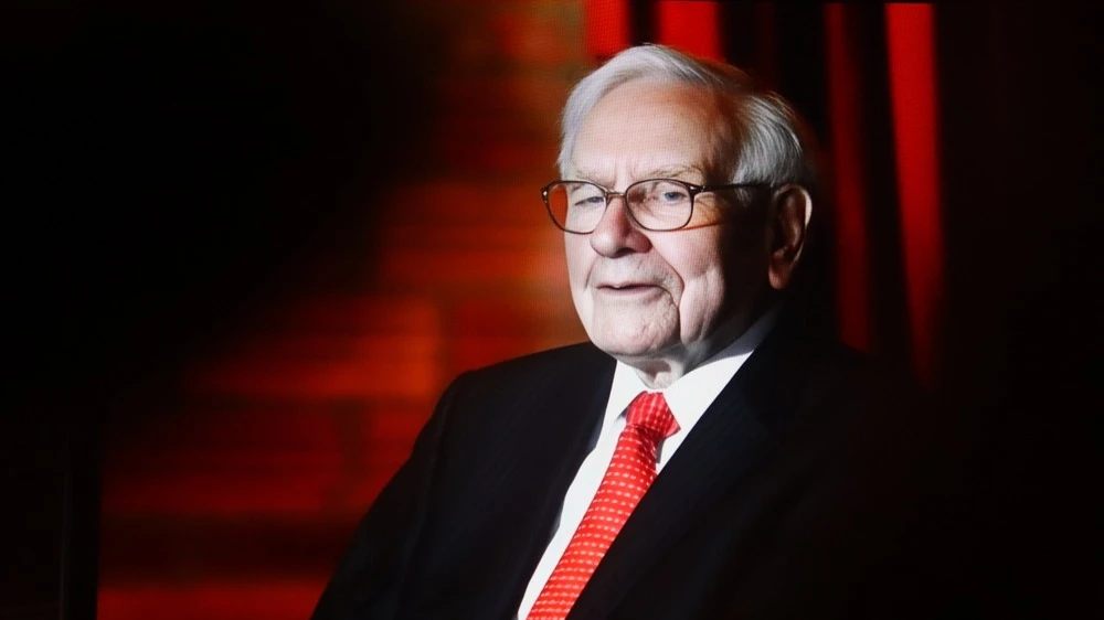 Analyst advised to buy Berkshire stock. Why is Buffetts departure not a threat to him?