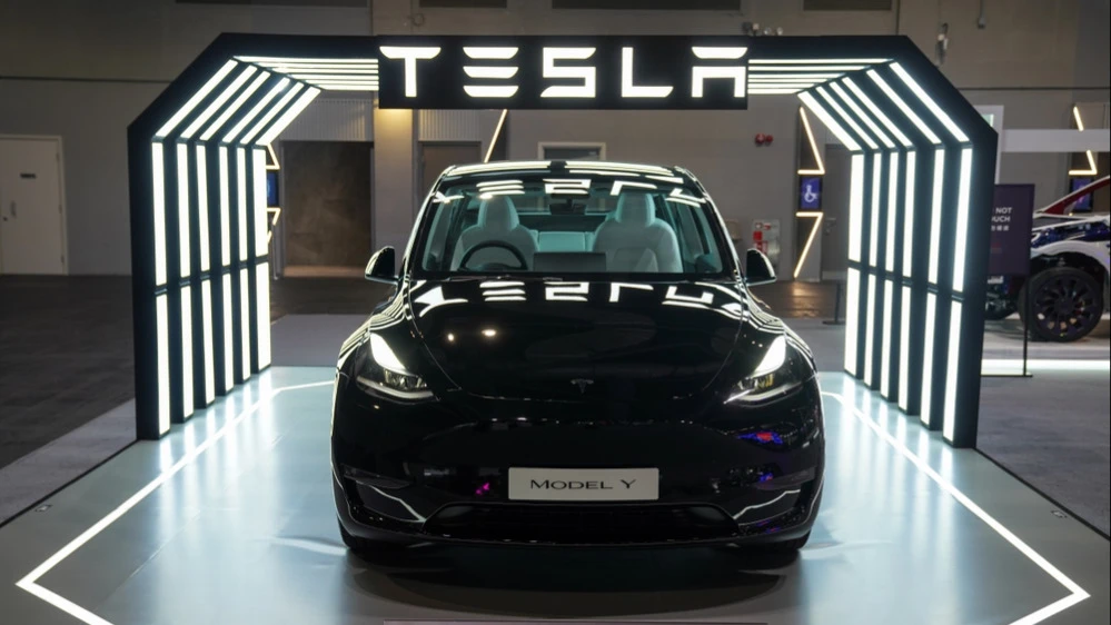 Tesla shares hit a 2025 high at the close. Will there be a new record?