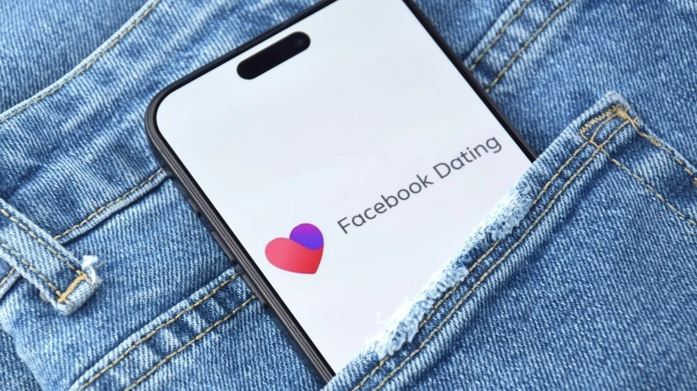 Акции лидеров рынка онлайн-знакомств упали после анонса ИИ-свахи в Facebook / Фото: iama_sing/Shutterstock.com