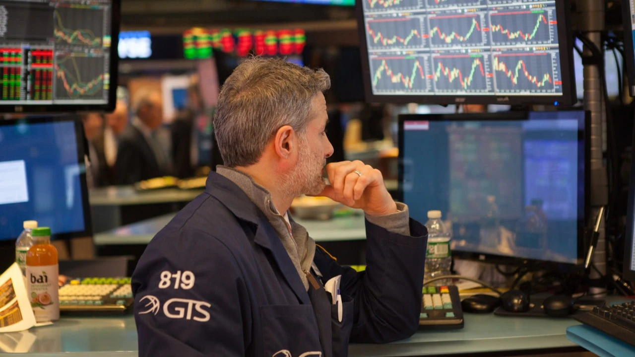 Слабые данные по рынку жилья повысят вероятность дальнейшего снижения процентных ставок / Фото: orhan akkurt / Shutterstock.com