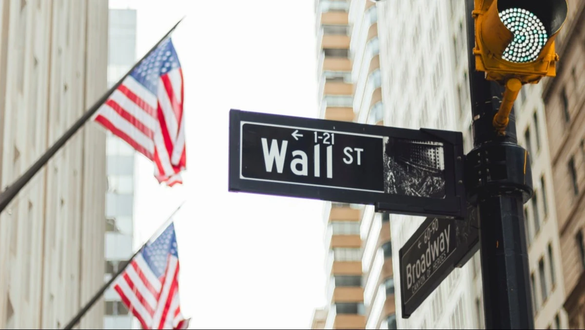 Инвесторы избегают крупных сделок в ожидании публикации блока важной макростатистики / Фото: bodrumsurf / Shutterstock.com