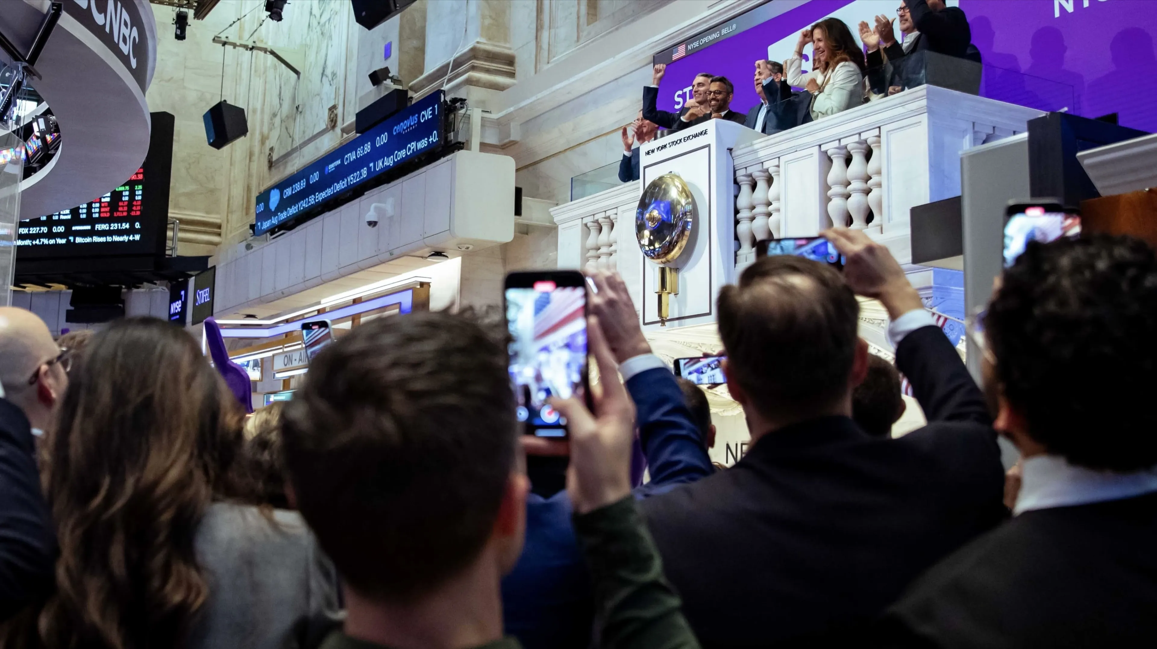 В число семи ключевых индикаторов рынка по версии Morningstar вошли в том числе золото и биткоин / Фото: X/NYSE