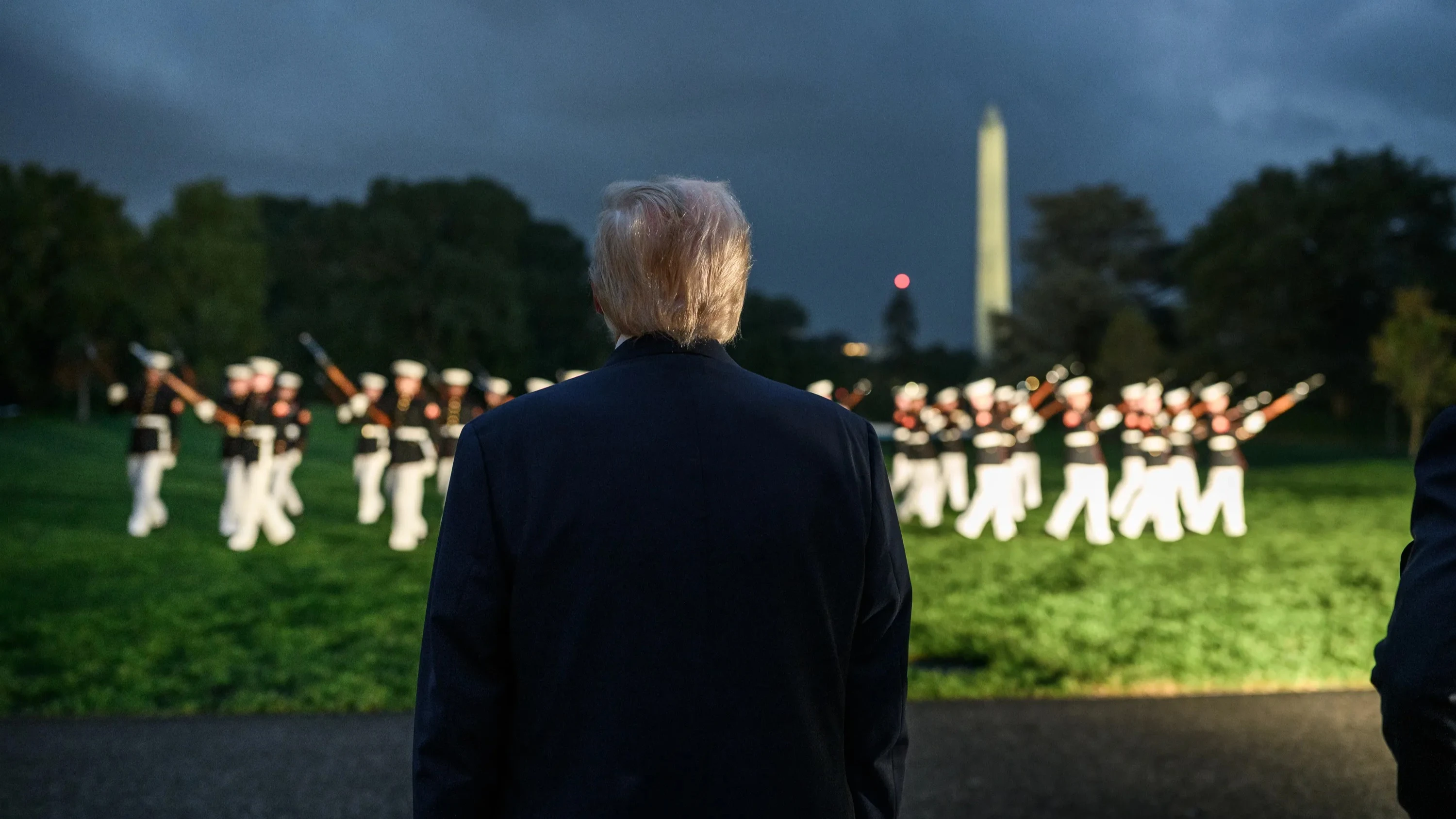 Morning in New York: the market on the verge of shutdown