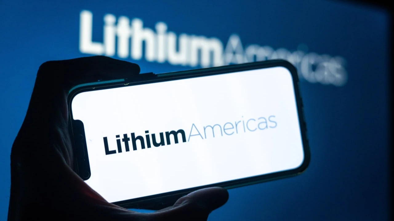 Canaccord понизил рейтинг акций Lithium Americas до «продавать» / Фото: Tigarto / Shutterstock.com