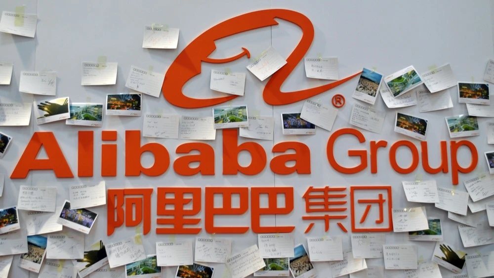 Инвестфонды видят потенциал продолжения ралли Alibaba, которая в 2025 году уже стала главным бенефициаром бумa ИИ в Китае / Фото: Pieter Beens / Shutterstock.com
