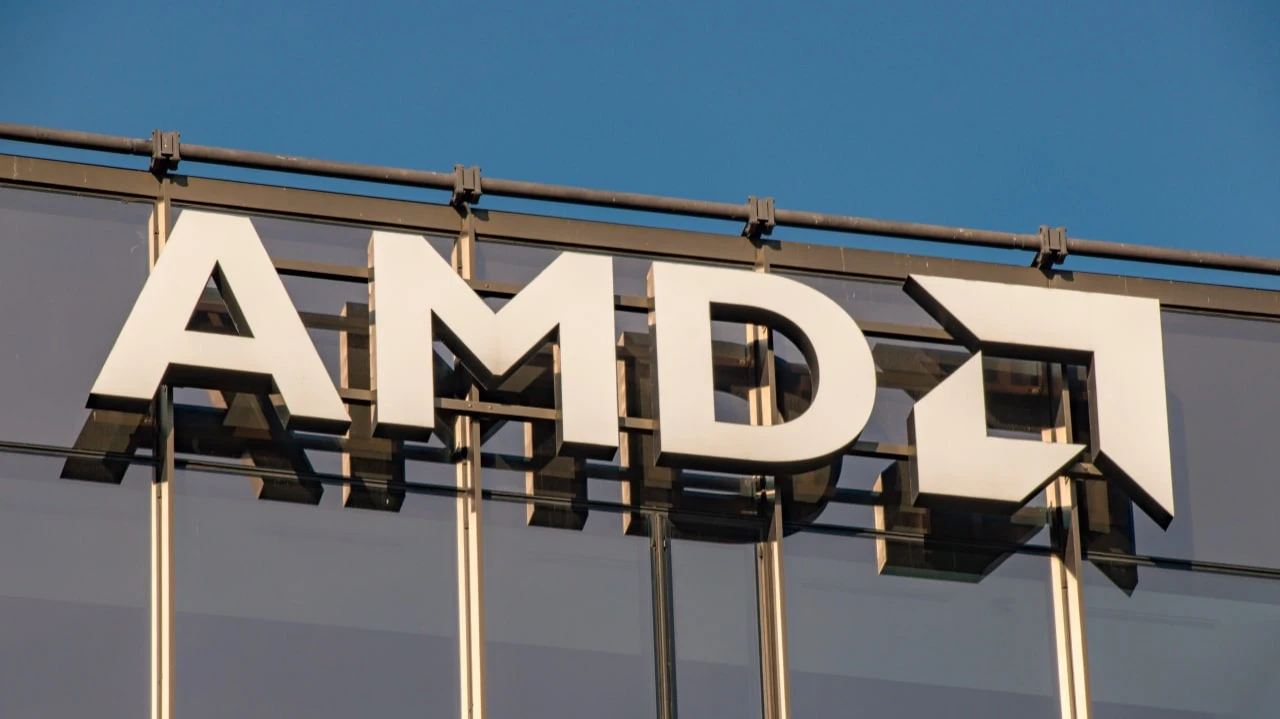 Акции AMD взлетели после сообщения, что 10% в компании может купить OpenAI / Фото: aaddyy / Shutterstock.com