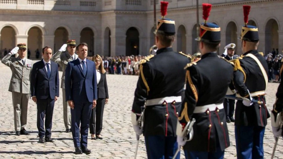 Переназначение Лекорню станет для Макрона последней попыткой избежать внеочередных парламентских выборов / Фото: X / SebLecornu