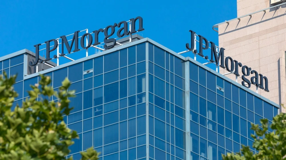 Акции JPMorgan обвалились на 4,5% после выручки и прибыли за третий квартал лучше ожиданий Уолл-стрит / Фото: Konektus Photo/Shutterstock.com
