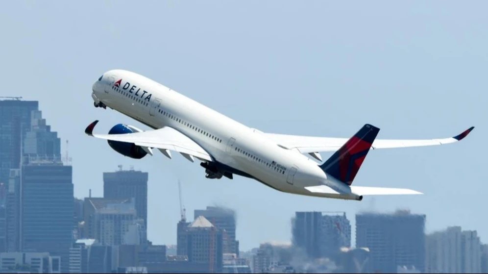 Авиакомпании, ориентированные на премиальный сегмент, смогут выстоять при падении потребительского спроса в США, отмечают аналитики BofA. Фото: Unsplash/ David Syphers