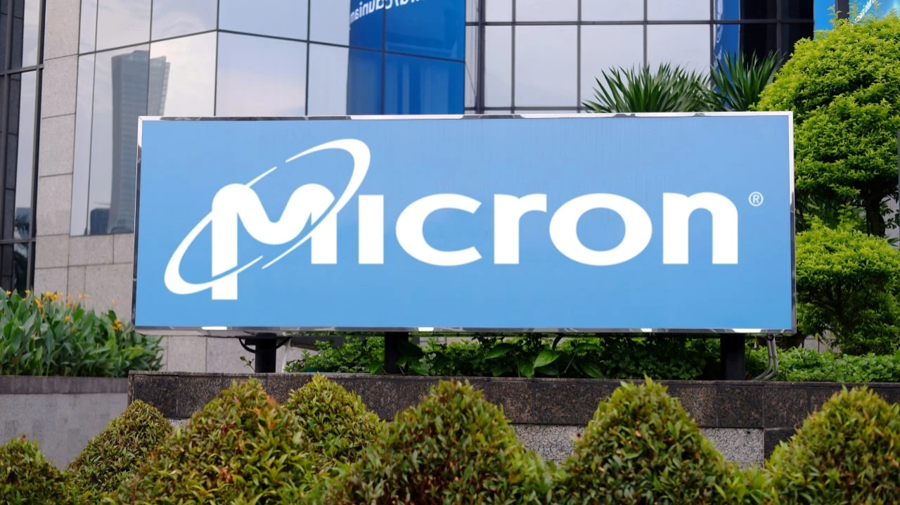 UBS и Citigroup видят потенциал роста Micron на 28% / Фото: Poetra.RH / Shutterstock.com