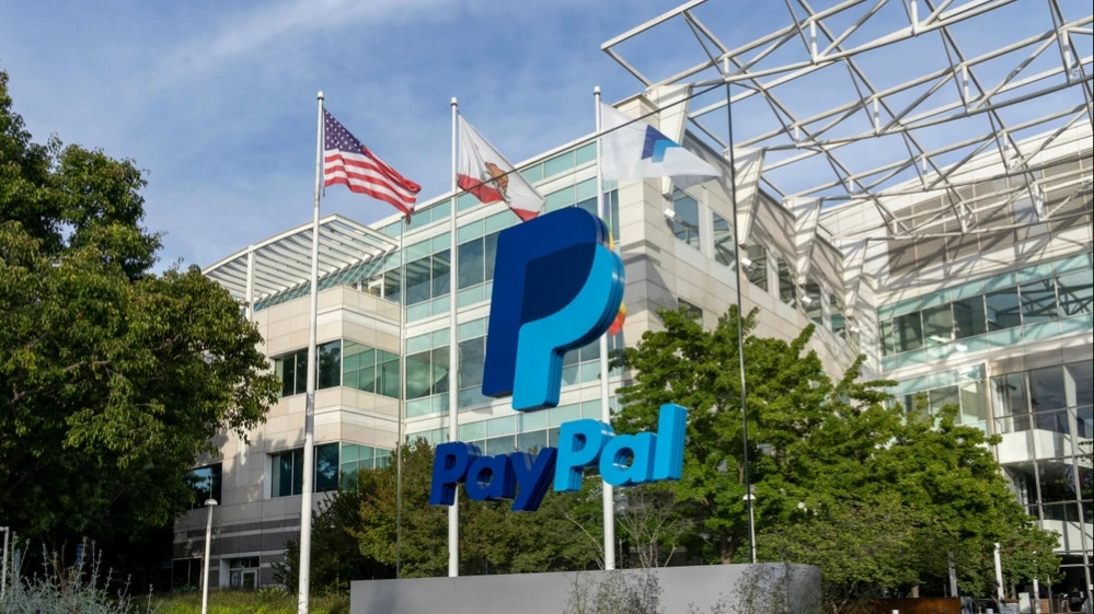 Эмитент стейблкоина PYUSD случайно «напечатал» $300 трлн / Фото: JHVEPhoto / Shutterstock.com