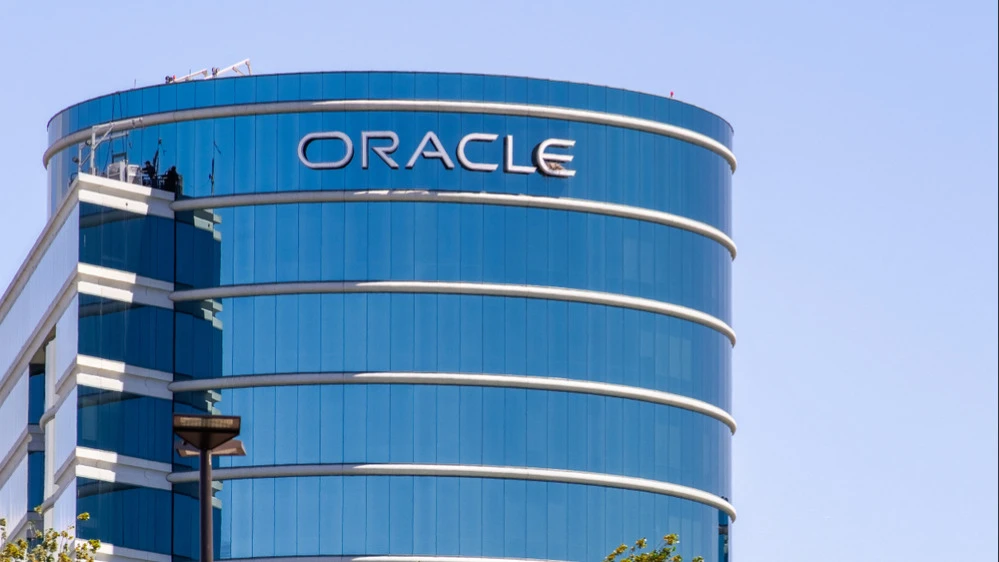 Oracle прогнозирует маржинальность облачного бизнеса на уровне 35% / Фото: Sundry Photography / Shutterstock.com