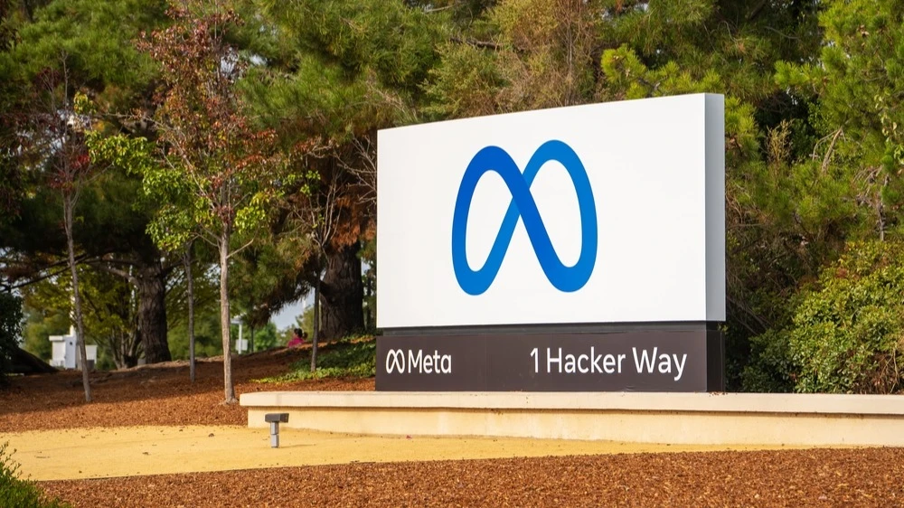 Meta Platforms привлекла $30 млрд для строительства дата-центра в США / Фото: Iv-olga / Shutterstock.com