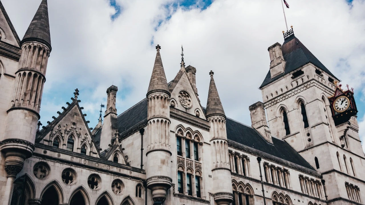 Суд отклонил иск Александра Герко о дискриминации / Фото: Sandor Szmutko / Shutterstock.com