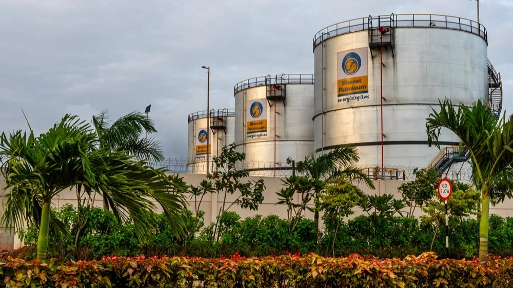 Oil soared 5% after new US sanctions. They will affect crude exports from Russia