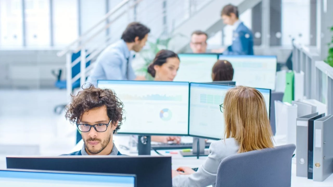 Акции Innodata остаются переоцененными, но аналитики продолжают рекомендовать покупать их / Фото: x.com/innodata