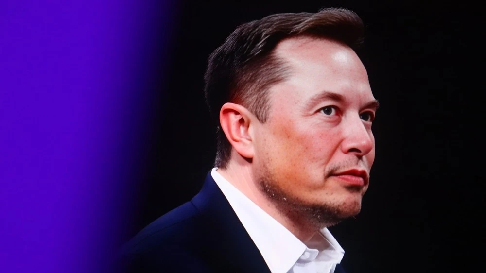 Председатель совета директоров Tesla предупреждает: Маск может покинуть компанию без $1 трлн вознаграждения. Фото: Shuttestock/Photo Agency