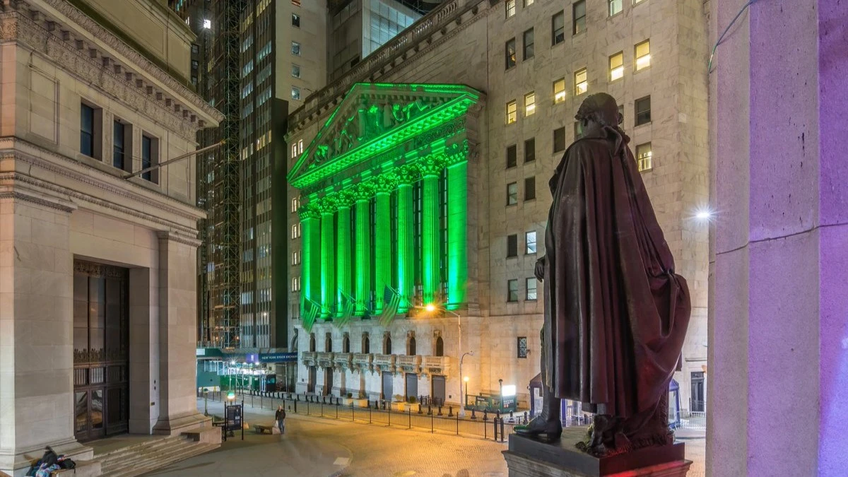 Wells Fargo видит потенциал роста рынка до конца года / Фото: X / NYSE