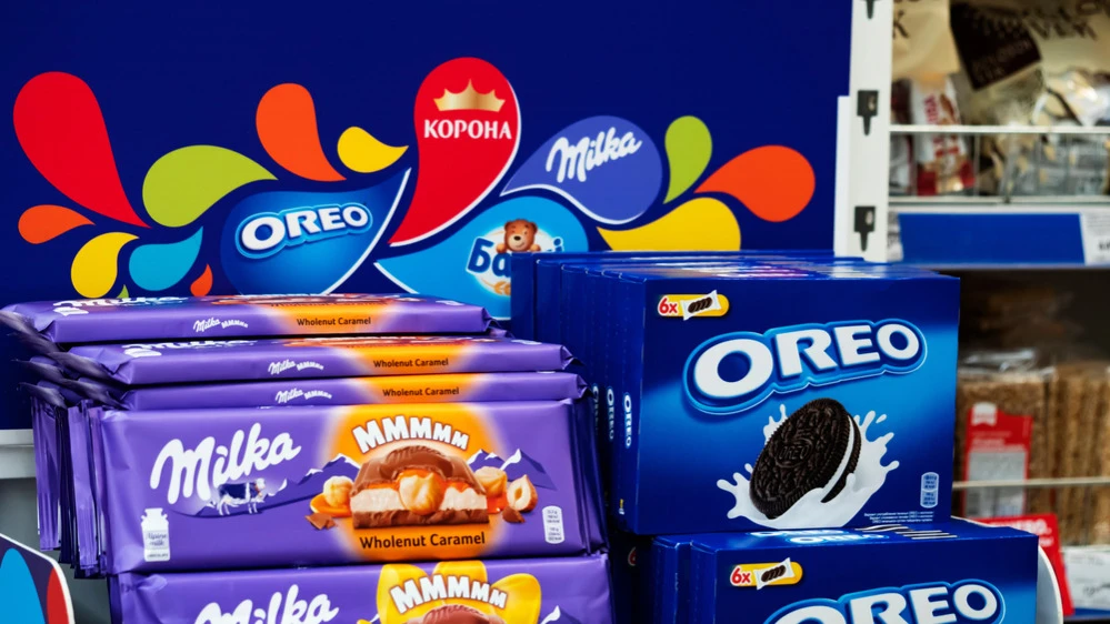 Несмотря на снижение, цены на какао продолжают оказывать давление на бизнес Mondelez / Фото: IgorGolovniov / Shutterstock.com