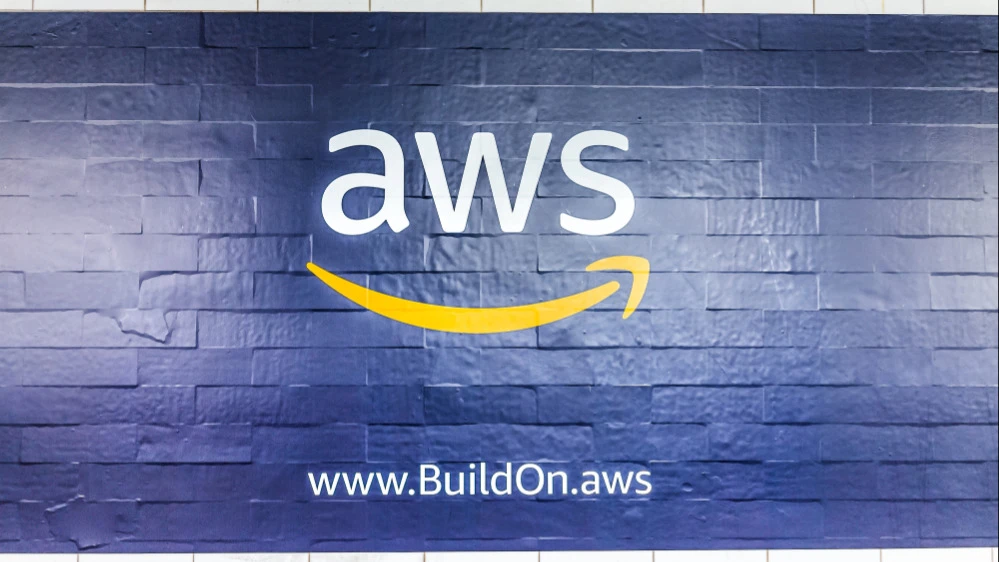 ИИ-стартап Anthropic вдвое увеличил аренду вычислительных мощностей Amazon / Фото: Kristi Blokhin / Shutterstock.com