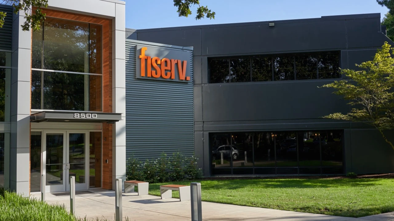 Shares of fintech company collapse 40% after inexplicable deterioration in outlook