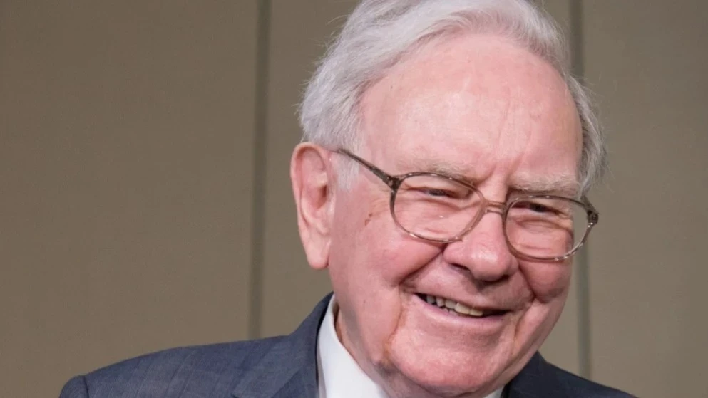 Is Buffett selling Apple again? Berkshires portfolio adjustment indicated a decline in stake