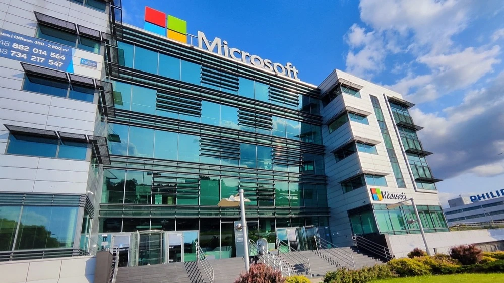 Microsoft stock experiences its longest decline since 2022. Whats going on?