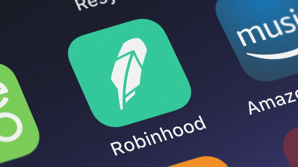 Robinhood планирует продавать розничным инвесторам акции своего дочернего фонда, который будет инвестировать в несколько самых быстрорастущих непубличных ИИ-стартапов / Фото: OpturaDesign / Shutterstock.com