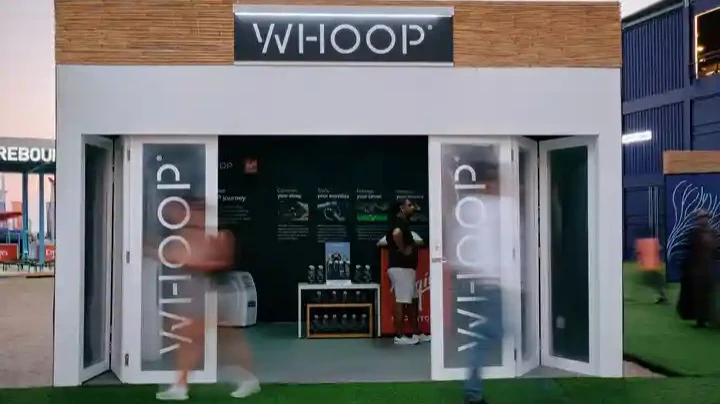 Производитель фитнес-трекеров Whoop, чьи амбассадором является футболист Криштиану Роналду, хочет выйти на IPO в течение ближайших двух лет / Фото: Whoop.com