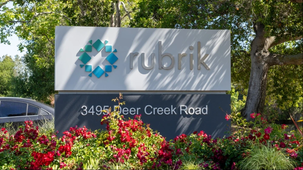 В Mizuho ожидают, что в третьем квартале годовая повторяющаяся выручка от подписок (ARR) Rubrik превысит собственные прогнозы компании / Фото: / JHVEPhoto / Shutterstock.com