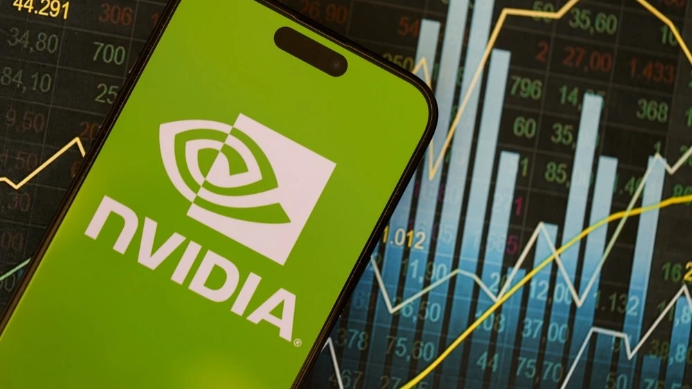 Инвесторы проявляют осторожность в преддверии одного из ключевых событий недели — публикации квартального отчета Nvidia  / Фото: Shutterstock/Mehaniq